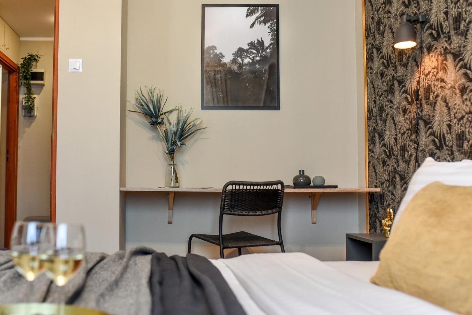 Modern Elegance In The Heart Of The City - romana Square Apartment *