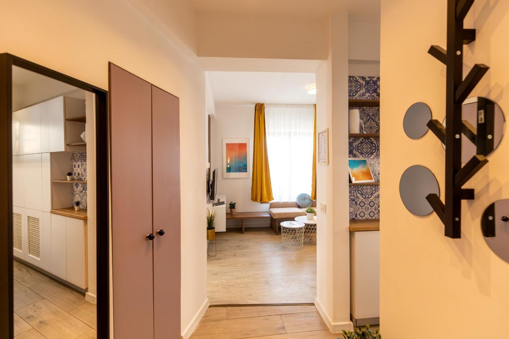 Apartment Modern Elegance In The Heart Of The City - romana Square