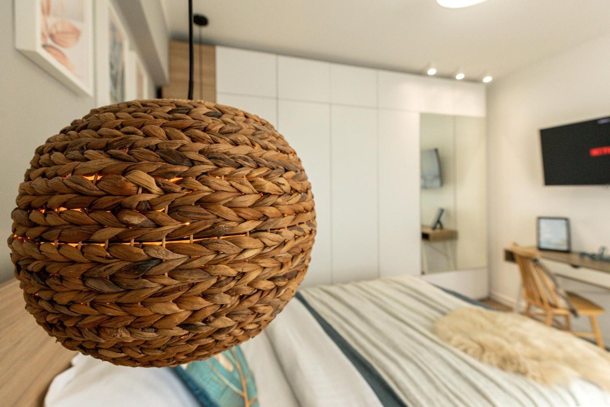Modern Elegance In The Heart Of The City - romana Square Apartment